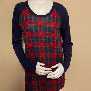 Cozy long sleeved plaid top